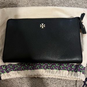 Tory Burch Slim Cross Body